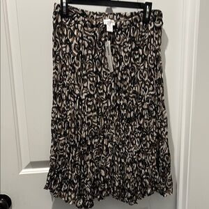 Chic Leopard Print Skirt